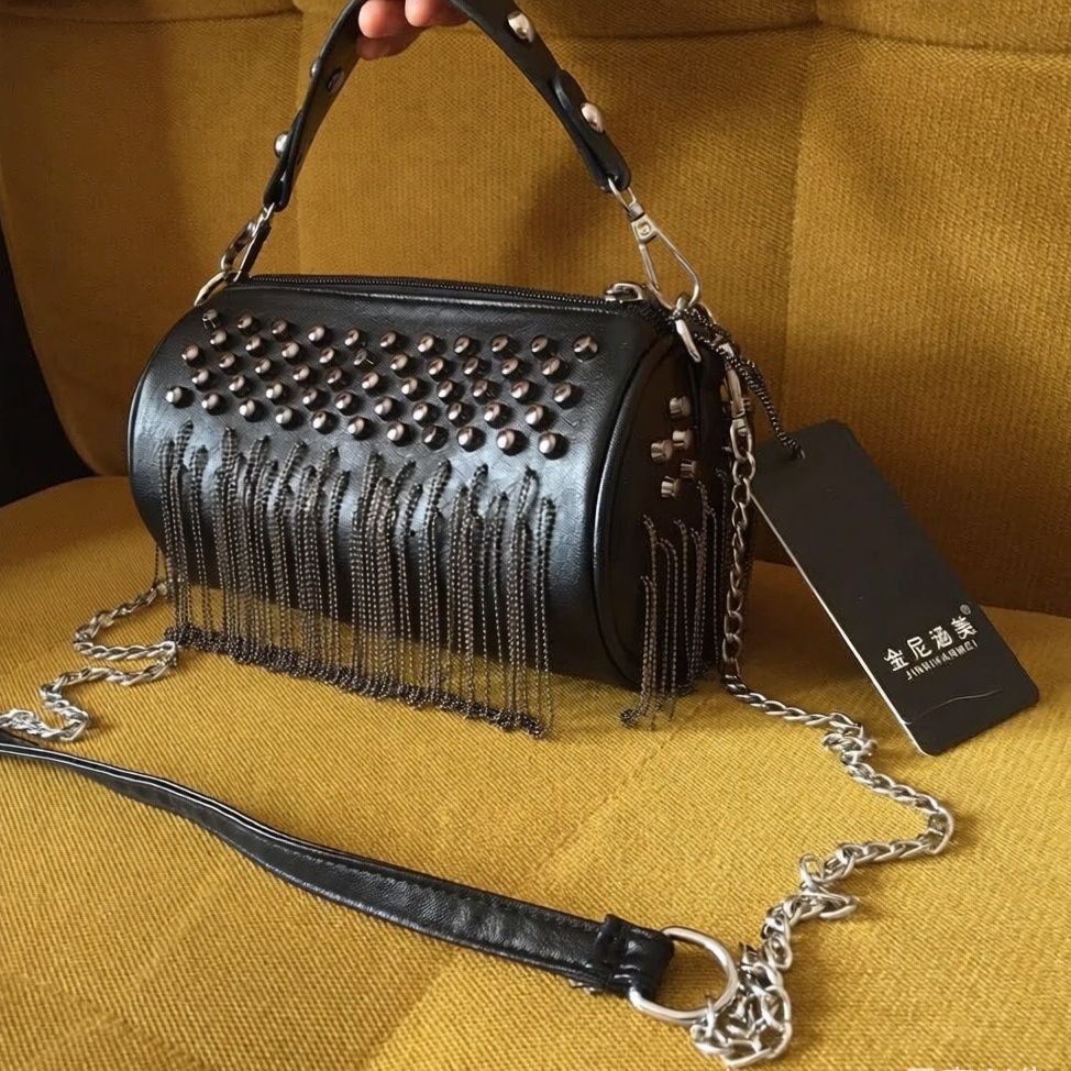 Women Bags 2026 Trends - กระเป๋าถือแฟชั่นปี 2026 แบบมินิประดับพู่และหมุด กระเป๋าสะพายไหล่สำหรับผู้หญิง กระเป๋าครอสบอดี้ กระเป๋าเดินทางสำหรับผู้หญิง