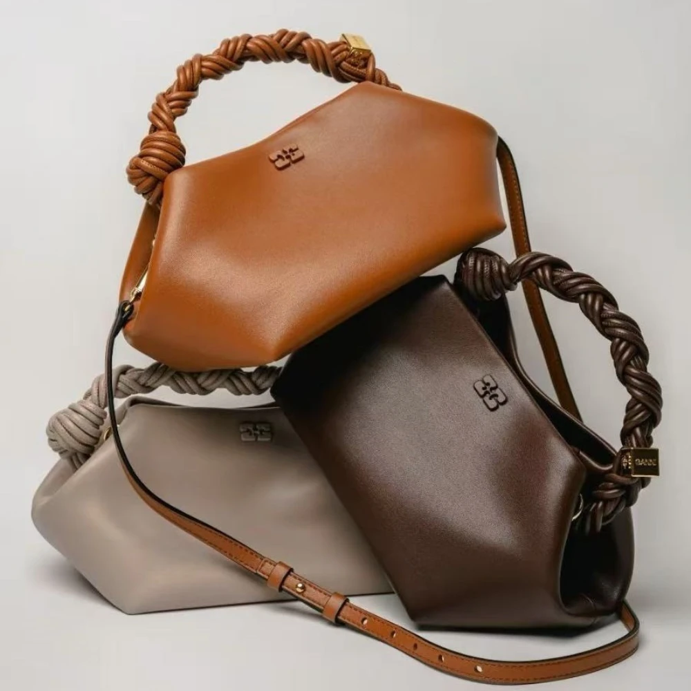 กระเป๋าสะพายข้างขนาดเล็ก ดีไซน - Women Bags 2026 Trends บทวิจารณ์และราคา